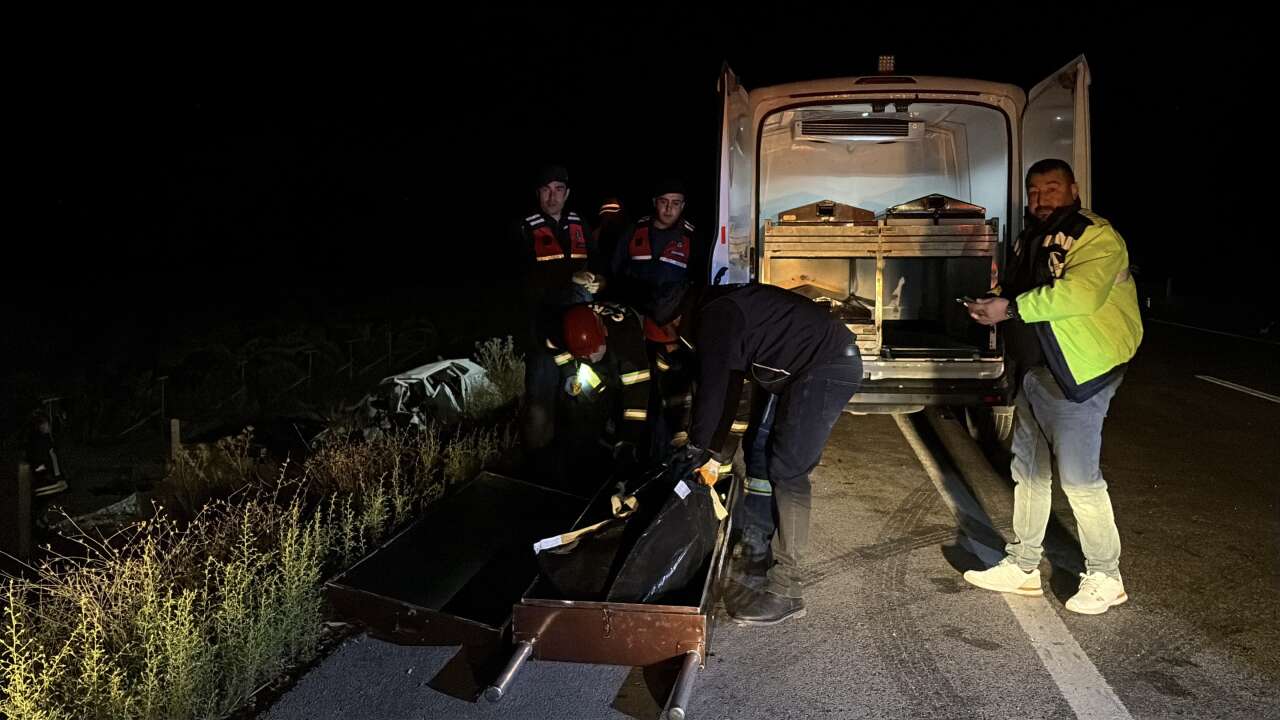 Yürek yakan kaza! Nişanlı çiftle birlikte toplam 4 kişi hayatını kaybetti 5